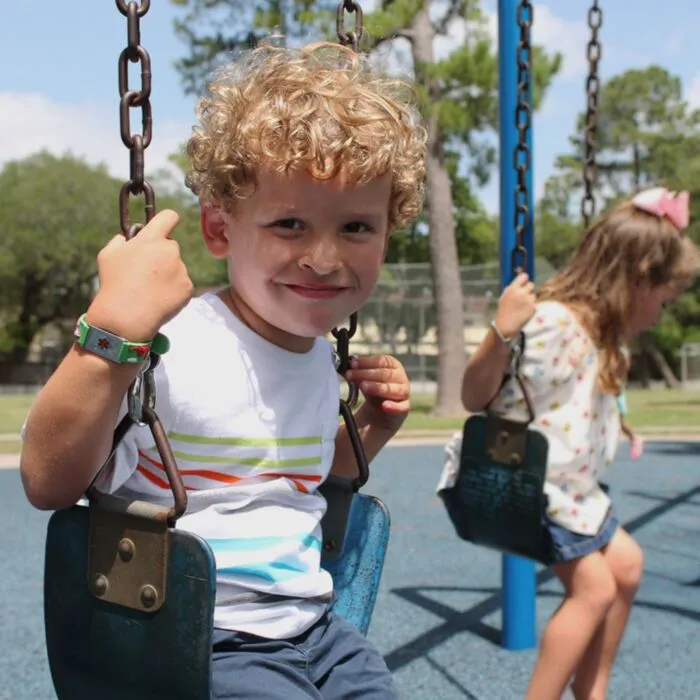 Child tracker outlet bracelet uk